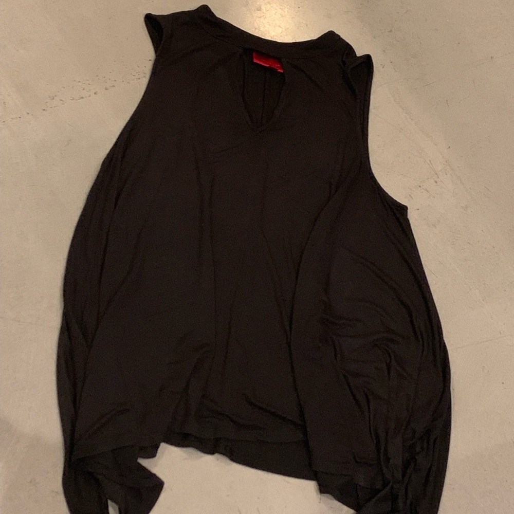 Sleeveless Top With Cut Out